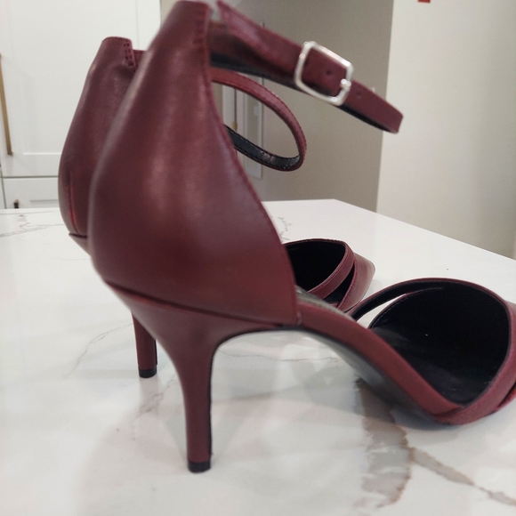 Charles David leather burgundy Astrid Closed point Toe Ankle Strap Pumps 11 New - Picture 5 of 10